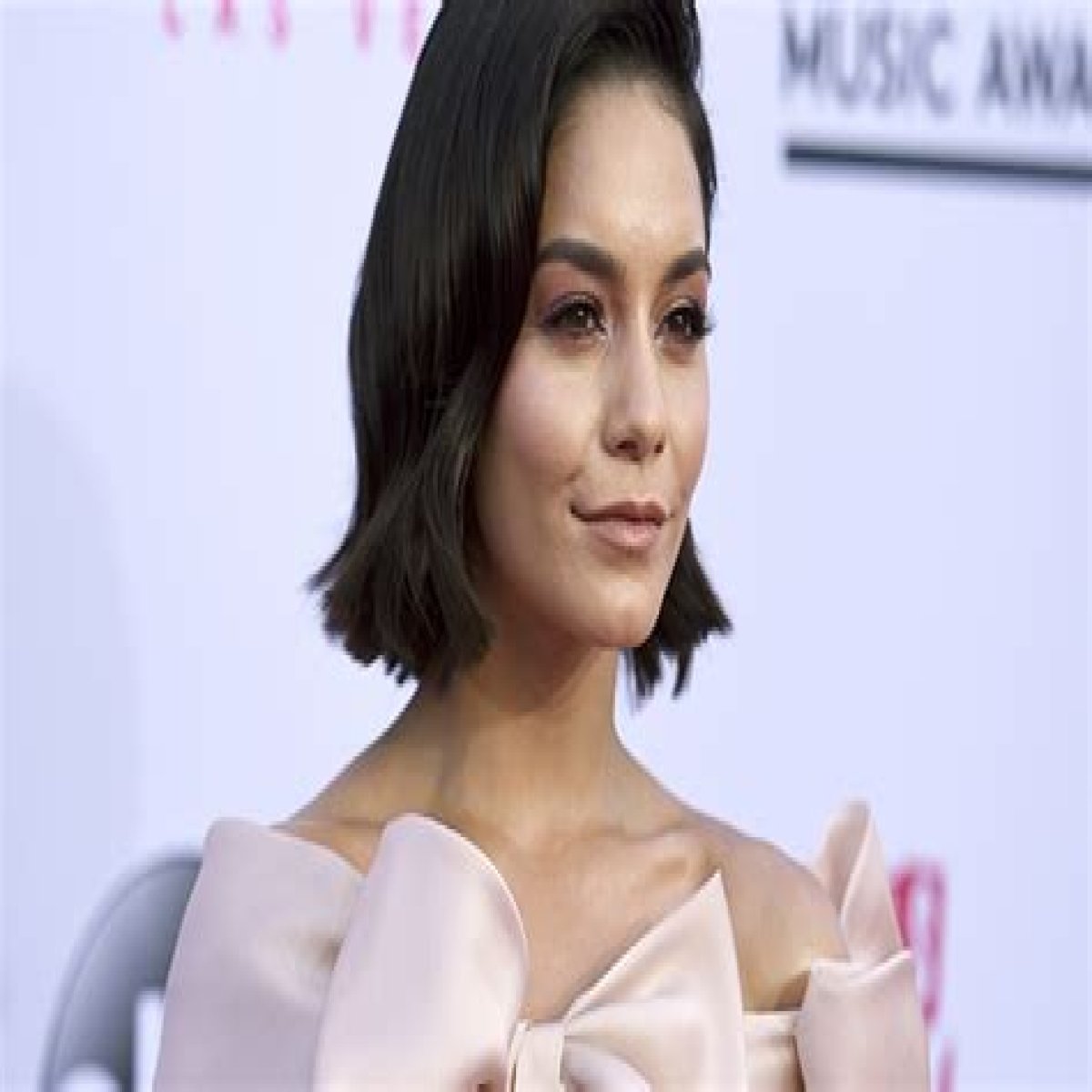 Vanessa Hudgens Height, Weight, Age, Boyfriend, Family, Biography